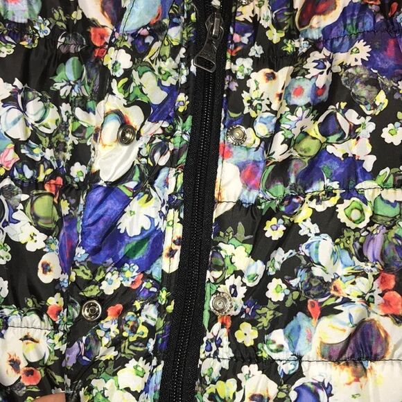 (5/$25) Dreampop by Cynthia Rowley Floral puffer vest - Picture 2 of 4